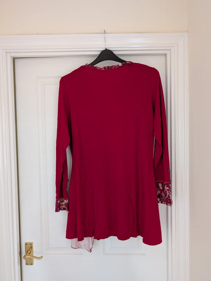 BNWT Joe Browns Ladies Red Multicoloured Celebration Tunic Top. Size 14. - Image 2 of 4