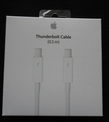 New Boxed Genuine OEM Apple Thunderbolt 2 Cable 0.5M 1.6FT White MD862LL/A A1410