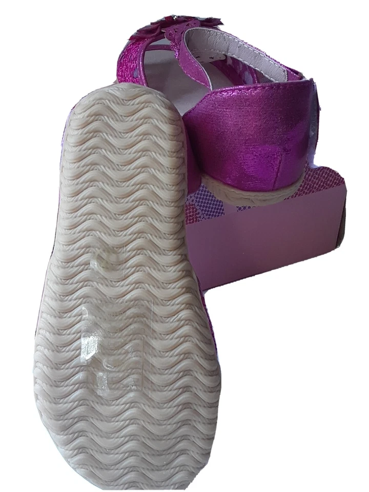 Sandalia con flores de encaje Via Pinky Jana niñas pequeñas talla 7. Plumín Foto 4 de 4