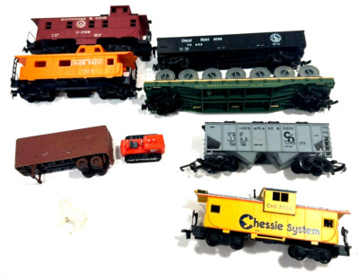 Lot Of 6 Various HO Rolling Stock And Container (view couplers) -preowned
