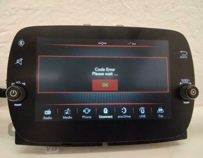 フィアット500 純正モニター　ユーコネクト7インチ　未使用　パスコード有り autospecy-store_ab457