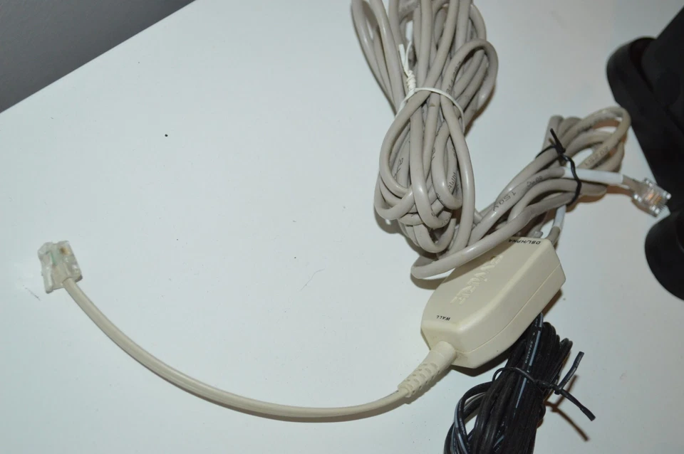 AT&T Motorola NVG510 4-Port Modem & WiFi Router for DSL with Power Adapter - Image 4 of 4