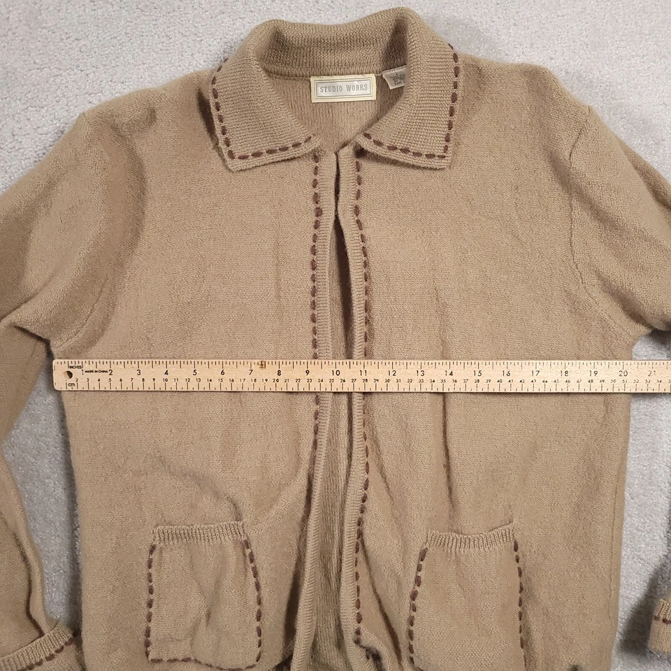 Vintage Studio Works 100% Wool Cardigan Sweater Womens Large Beige Collared - Image 4 of 4