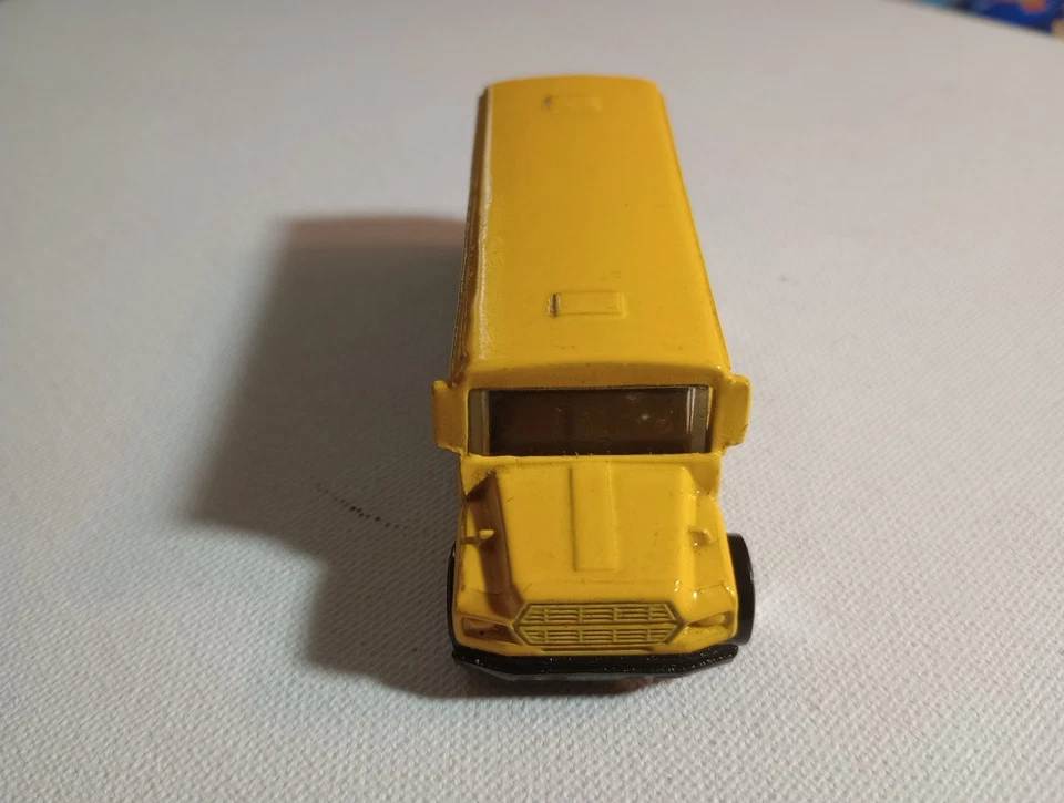 Autobús escolar Hotwheels Brats 1999 a bordo amarillo Ford 5 puntos ruedas cromadas Foto 3 de 4