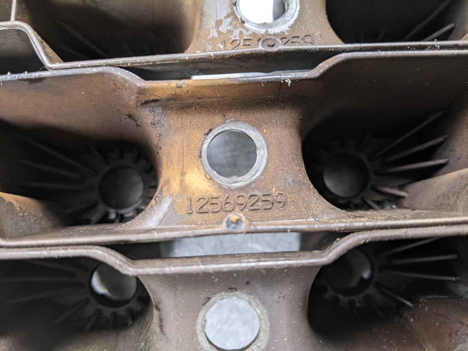 Lifter Retainers For 04-06 Cadillac Escalade  6.0 12569259