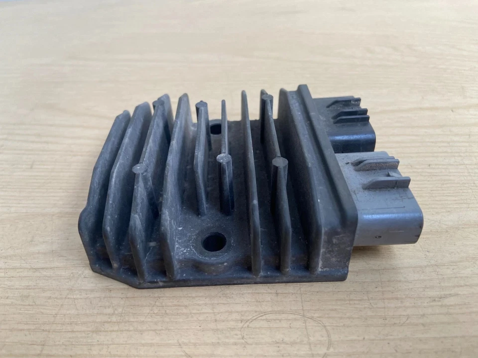 ✅Yamaha XVS 1300 C 1.3 Petrol 2015 Voltage Regulator Rectifier SH821AA Warranty - Image 2 of 4