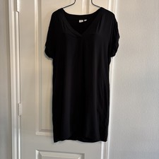 Gap Women’s Short Sleeve V-neck Black Midi Dress With Pockets, Size M