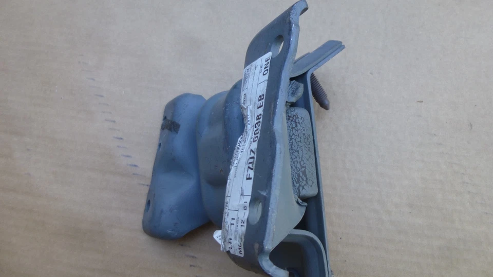 Montaje delantero genuino Ford F7UZ-6038-EB Ford Econoline Super Duty; 6,8 L Foto 4 de 4