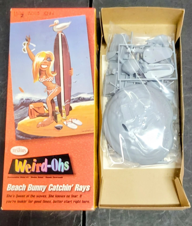 VINTAGE! Weird Ohs Beach Bunny Catchin Rays Model Kit 751 Testors 1994  - Image 2 of 2