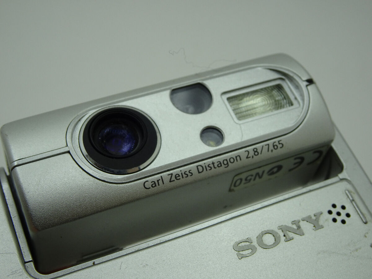 Sony Cyber-shot DSC-F77 4.0MP Compact Digital Camera Silver Sony Cyber-shot DSC-F77 4.0MP Compact Digital Camera Silver