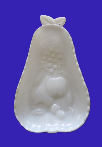 Vintage Hazel Atlas White Milk Glass Pear Shaped Dish Candy Nut Floral Fruit - Picture 5 of 13