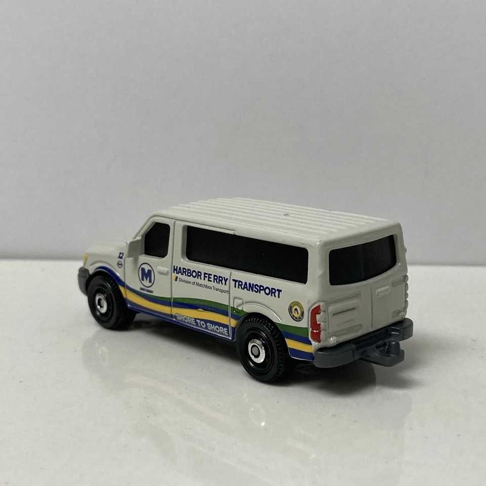 Nissan NV 2014 14 furgoneta coleccionable escala 1/64 diecast modelo diorama Foto 3 de 4