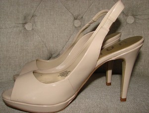 unisa peep toe shoes