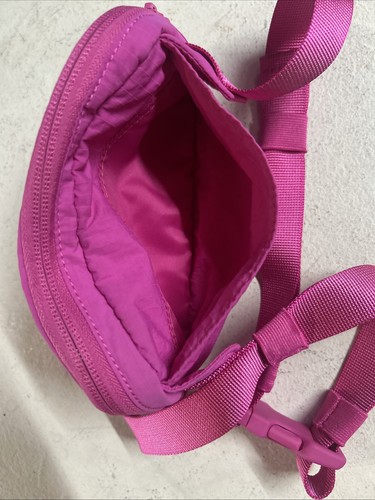 Mini bolso cinturón Lululemon Everywhere rosa sónico - Imagen 5 de 5