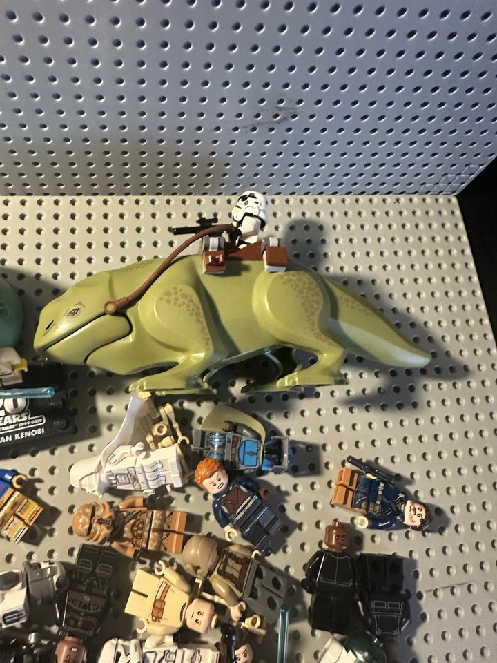 Lego Star Wars, mini figos e acessórios diversos - Imagem 3 de 4