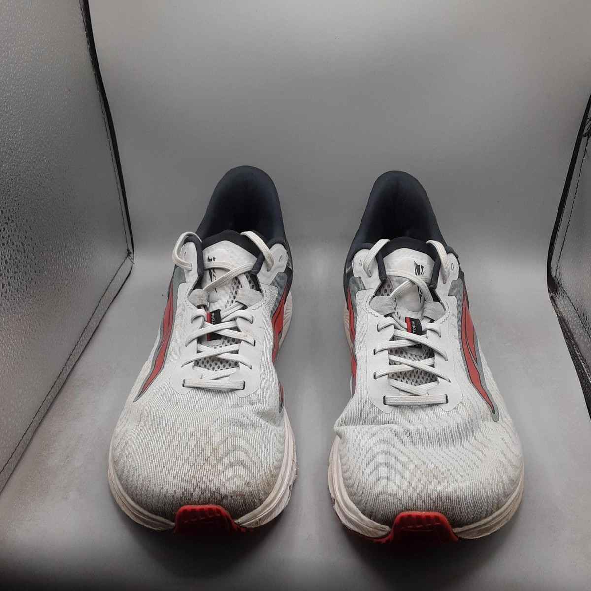 Altra Torin 6 Running Shoes Mens Size 11 White Gray Red Road  display picture 2