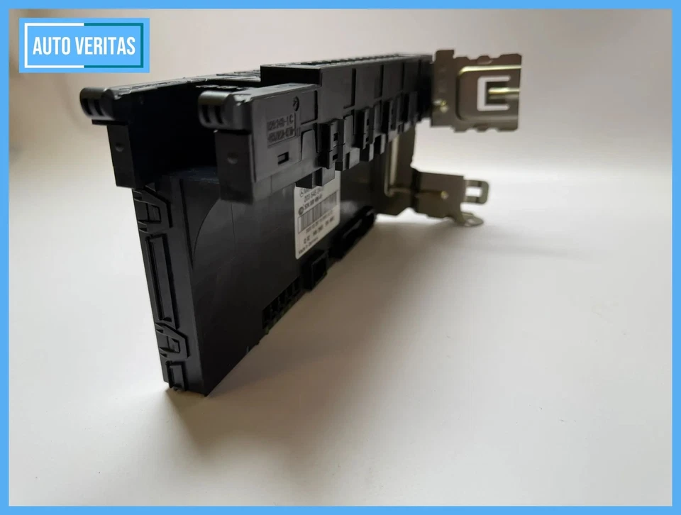 Original Mercedes-Benz C-Class W203 fuse box SAM module A2035452401 - Image 4 of 4