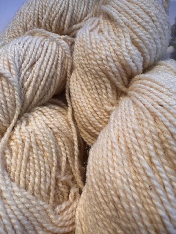 REYNOLDS CANDIDE YARN - 6 Skeins Off White Aran 194yds ea 100% Wool NOS - Image 4 of 4