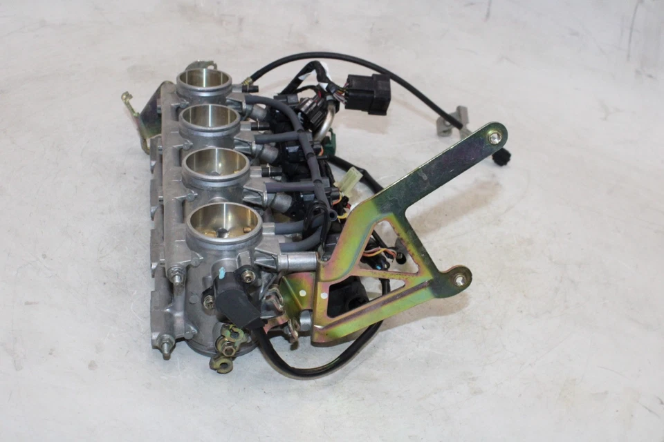 Suzuki GSXR 750 2000 OEM inyectores de combustible principales/cuerpos del acelerador Foto 4 de 4
