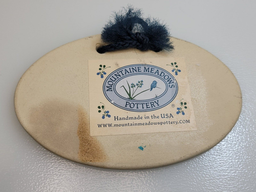 Mountain Meadows Pottery USA Wall Plaque 'It's 5 O'clock Somewhere' 3.75 x 5.5'' - Picture 3 of 3
