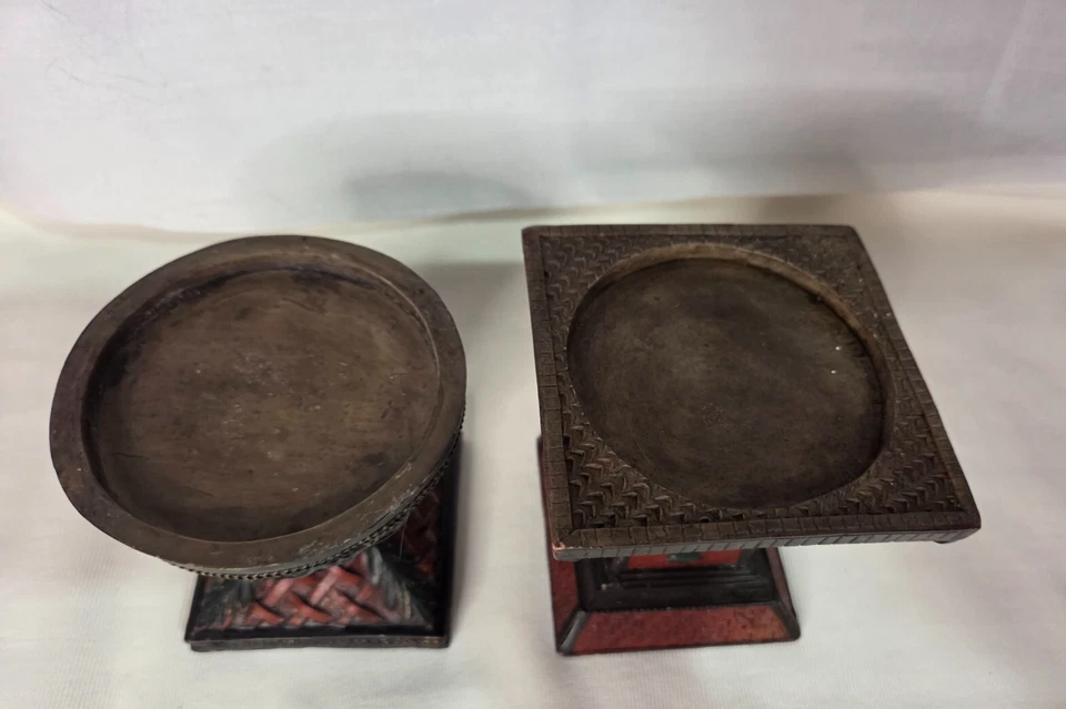 Rustic Red/Green Carved Resin Pillar Candle Holders 4.5'' Lot of 2 Flowers - Image 4 of 4