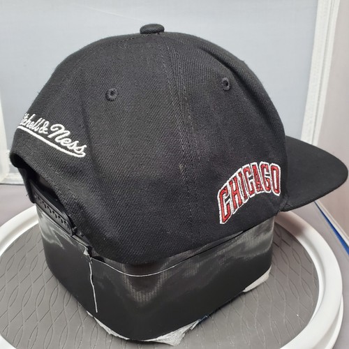 Mitchell & Ness CHICAGO BULLS Hat NBA Embroidered SnapBack SMALL *RARE Polyester - Picture 9 of 20