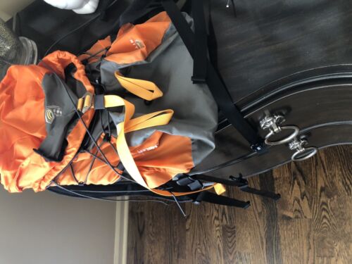 Mountain Hardware Scrambler Montrail Backpack Ultralight Excellent Hiking - Picture 5 of 10