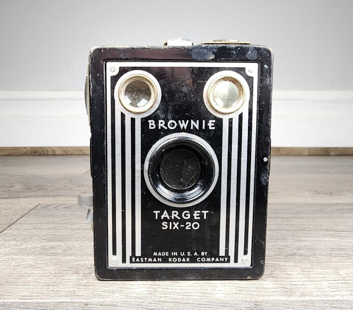 Vintage Eastman Kodak Brownie Target Six-20 Box Camera 1941