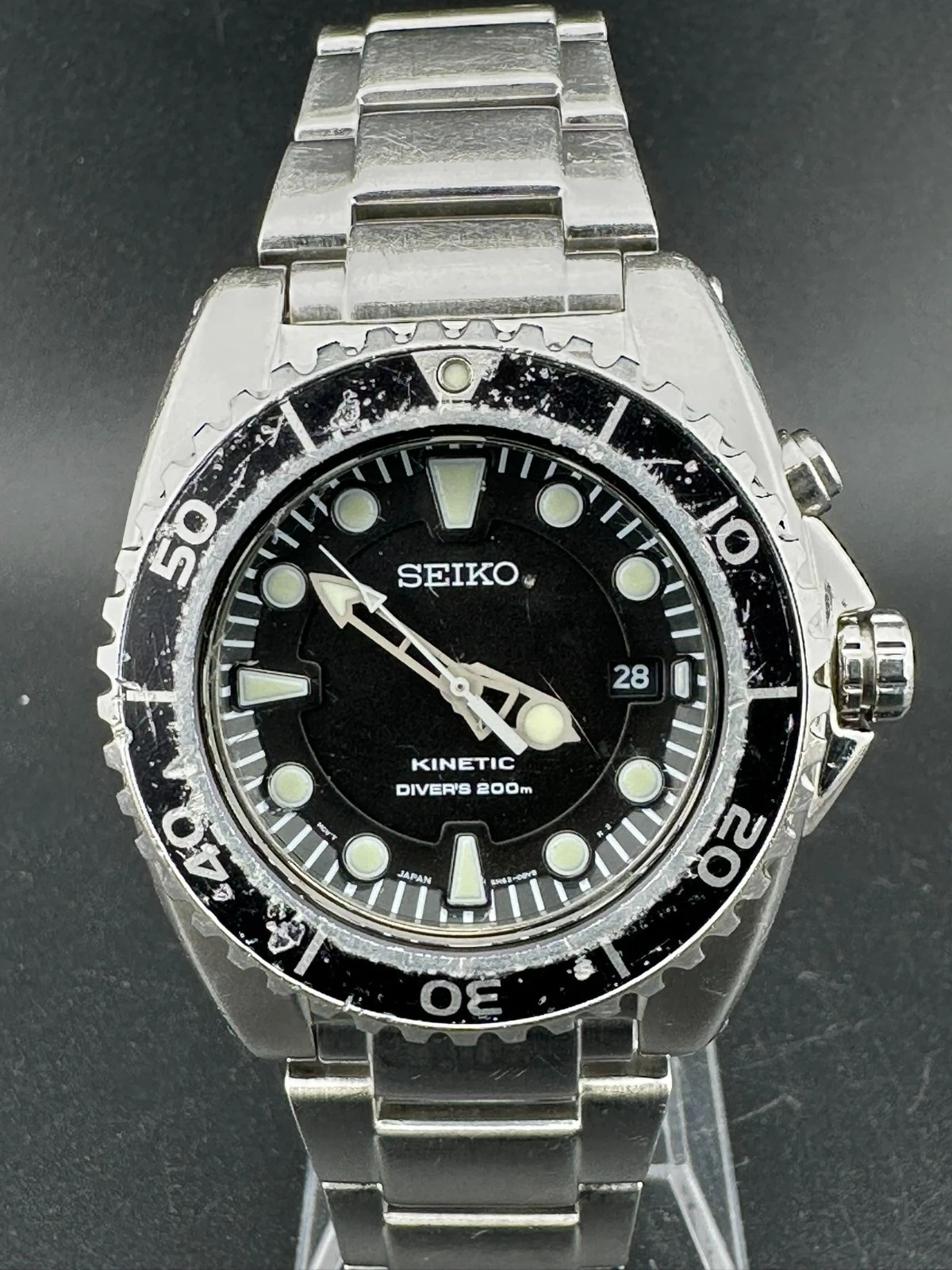 Seiko Kinetic Mens Black Dial Date Quartz Dive Watch 42mm 5M62-0BL0 SKA371