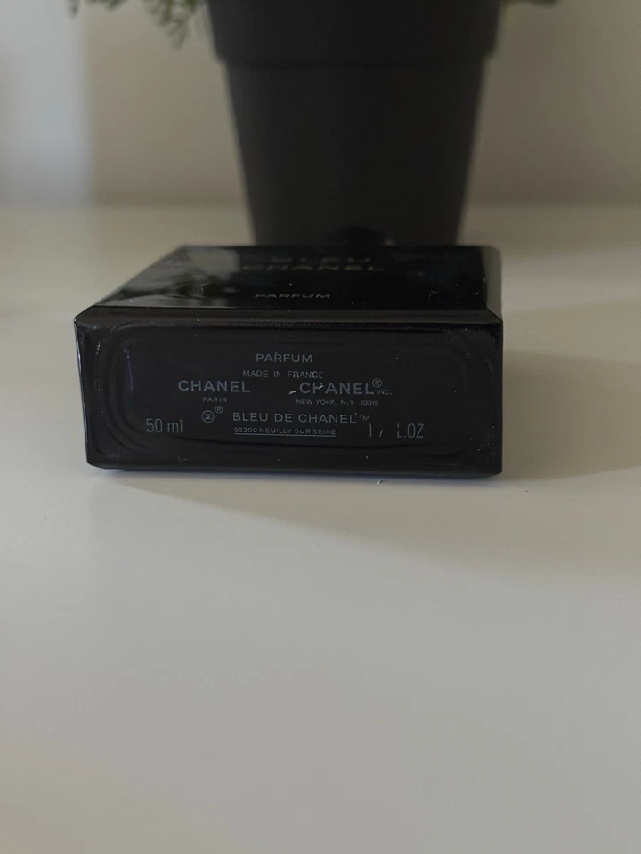 Chanel Bleu Parfum approx 20/50ml - image 3 of 3