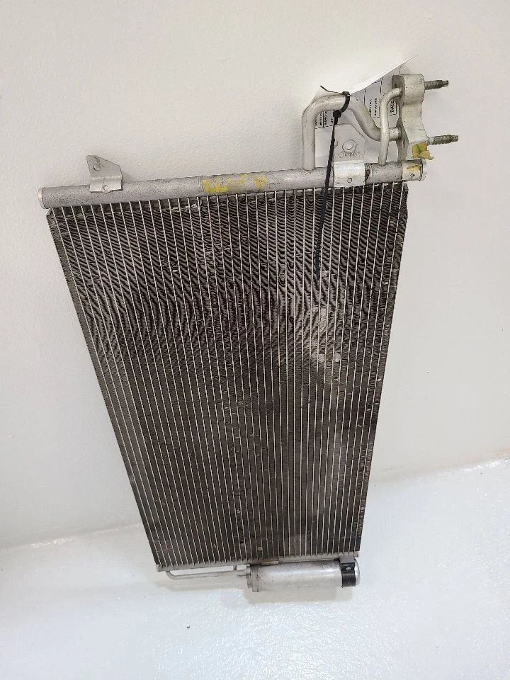 Lincoln MKC 2015-2019 condensador de CA 2,0 L EJ7Z19712B 15-19 Foto 2 de 4