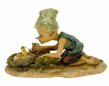 Pixie entdeckt Entennest im Schilf 15 cm Figur Kobold Fee Fabelwesen