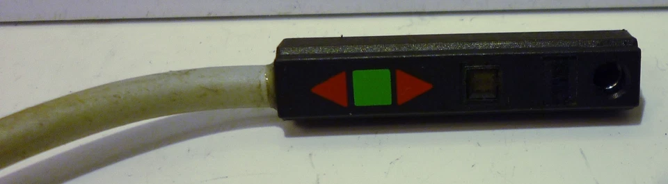 SMC D-Y7BW-111G 24VDC 4 Pin Inductive Proximity Sensor - Image 3 of 4