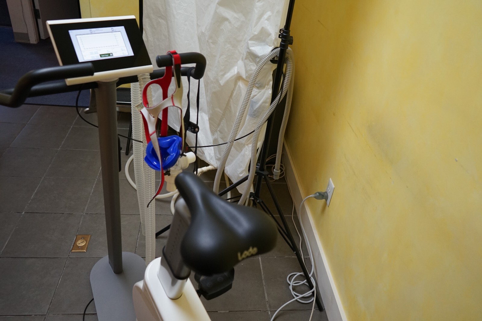 Lode Corival CPET  ergometer & Korr Cardiocoach CO2