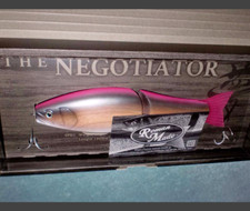 Roman Made Negotiator Limited Color Wood Pink Fishing Bait Swimbait  Japan New