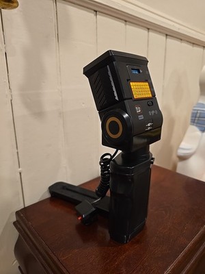 Vintage Unbranded Macro Wide Angle Flash Camera Attachment Bright Flash Untested
