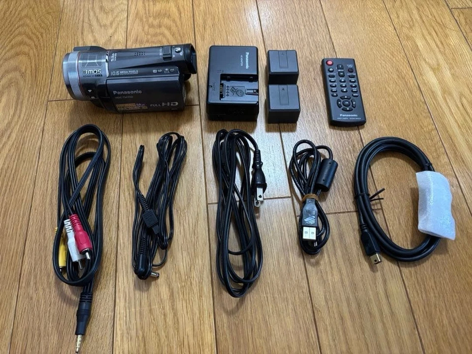 Panasonic HDC-TM350 Gray Full HD Camcorder 12x Optical Zoom 64GB w/Battery - Image 2 of 4