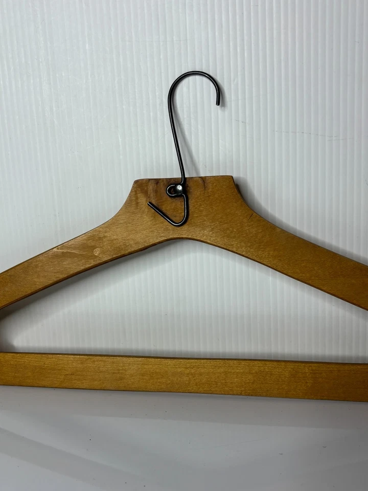 Percha de ropa de madera vintage antigua de EE. UU. ligera plana para hotel motel Foto 2 de 4