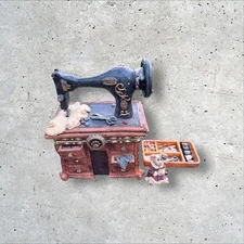 Vintage Boyds Treasure Box Granny’s Sewing Machine with Bobbin McNibble