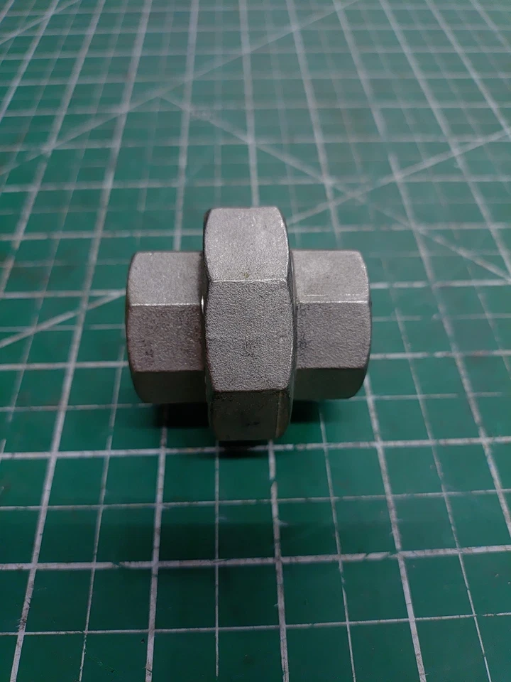 316 Stainless Steel Pipe Union Class 150# Female 3/4" NPT - Image 2 of 2