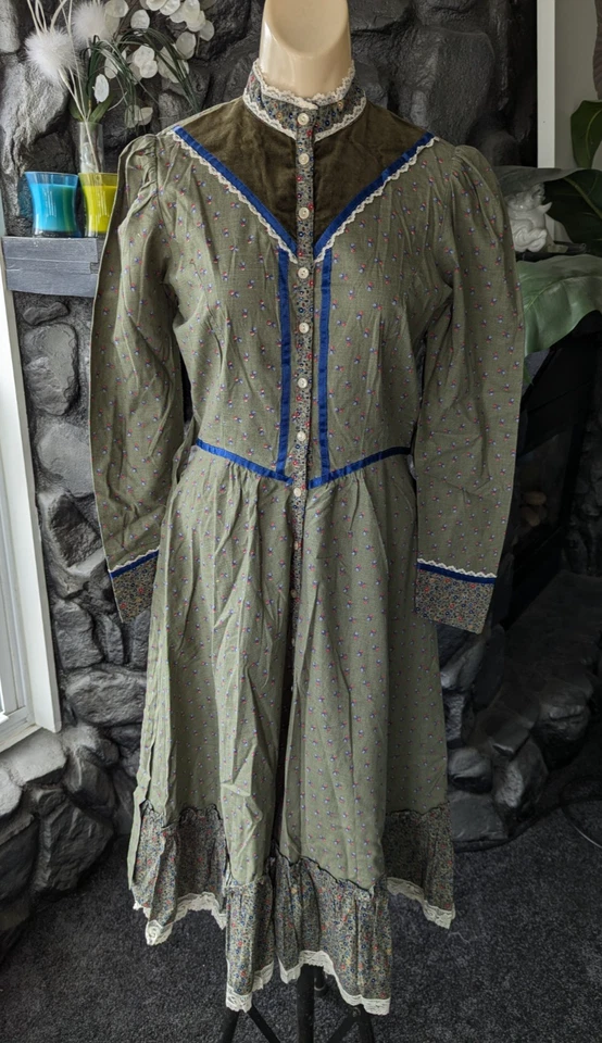 Vestido De Colección Años 70 Eber San Francisco Floral Pradera Talla 11 Verde Oliva Cottage Romance Foto 2 de 4