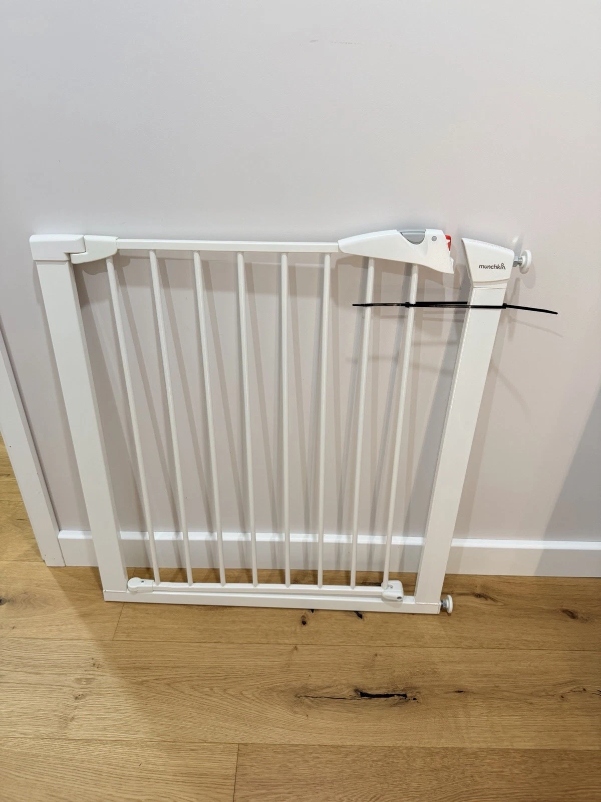 Munchkin stair gate 76-82cm New!