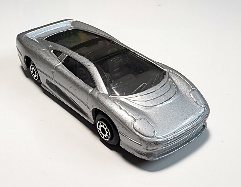 Jaguar XJ220 シルバー 1/18スケール Maisto Jaguar XJ220 (1992) 1:18 Scale | eBay