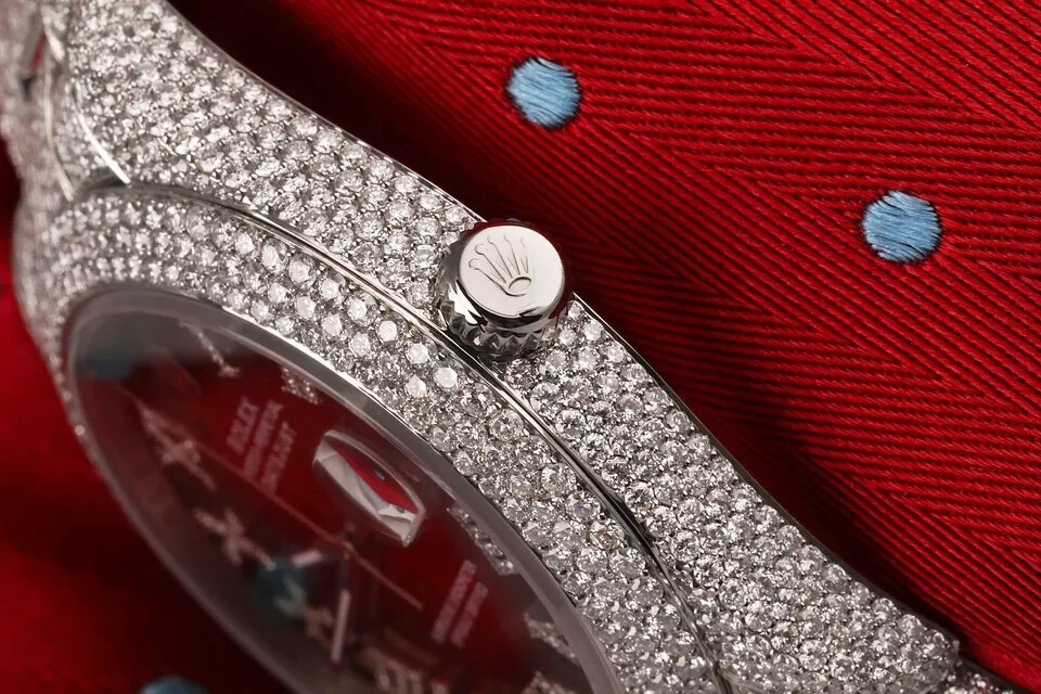 Rolex Datejust II 41 mm 116300 Red Vignette Roman Diamond Dial