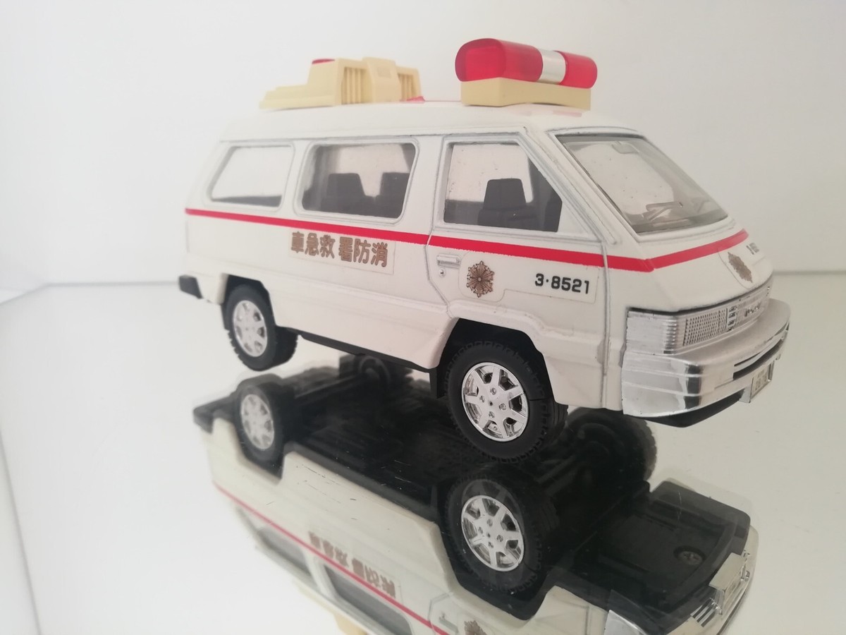Yonezawa Toys Toyota Crown Ambulance箱付き DIAPET YONEZAWA 014 TOYOTA TOWN ACE AMBULANCE SCALE 1:32 JAPAN