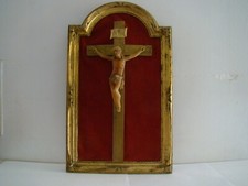 Touchant Christ en croix, en cire, sur cadre bois doré , époque NIII  #1508#