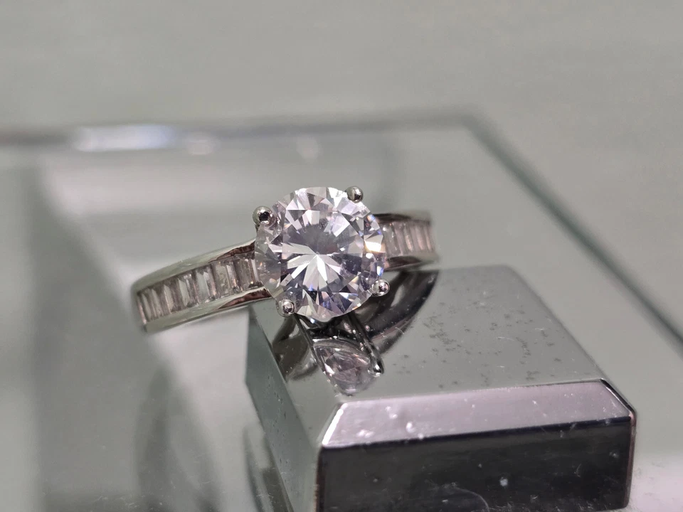 Обручальное кольцо-солитер Diamonique из чистого серебра круглой огранки - размер 7 - Изображение 2 из 4