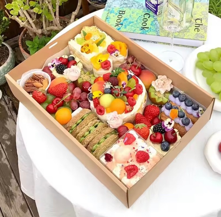 2 Stk. Geschenkbox Karton mit Sichtfenster 30x20cm Gastro Cafe Verpackung