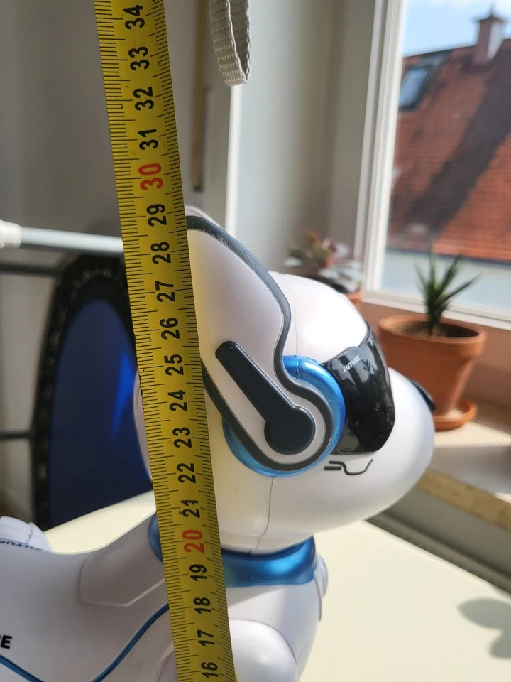 Ferngesteuerter Hund - Roboterhund - Remote Control Dog - Smyths Toys - Bild 2 von 4