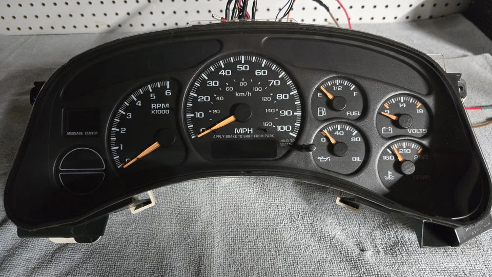 Silverado 2000-2002, Sierra, Tahoe, Suburban, Yukón, Avalanche Gauge Cluster Foto 2 de 4